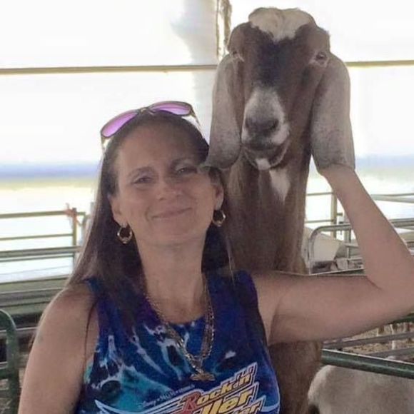 Meet your Posher, Theresa - Picture 1 of 1